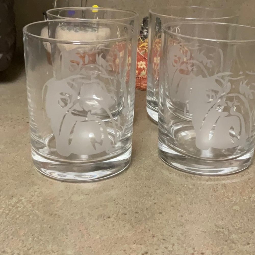 Set of 4 crystal etched “Bulldog “ old fashioned glasses! Mint condition. As new - Picture 1 of 6